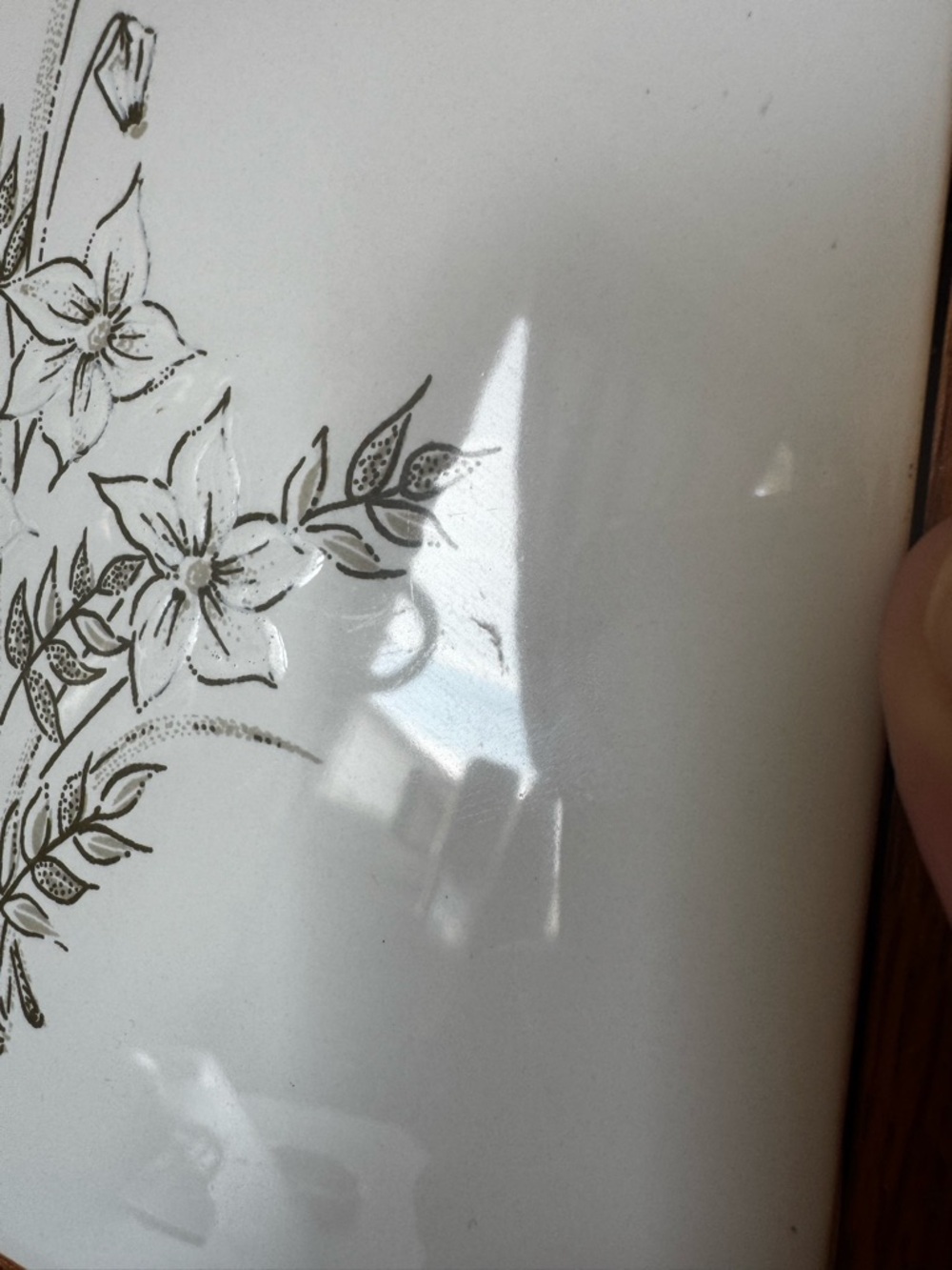 Floral Ceramic Wall Tile with Wood Frame - White & Brown - Picture 5 of 6